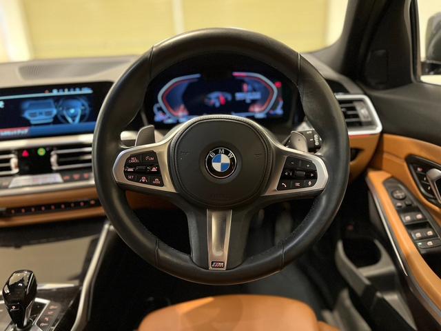 ３シリーズ ３２０ｄ　ｘＤｒｉｖｅツーリング　Ｍスポーツ　茶革シート　アダプティブクルーズコントロール　シートヒーター　電動シート　全周囲カメラ　アンビエントライト　電動トランク　ダブルエアコン　ワイヤレス充電　４ＷＤ　純正ナビゲーション　フルセグ　ＥＴＣ（26枚目）