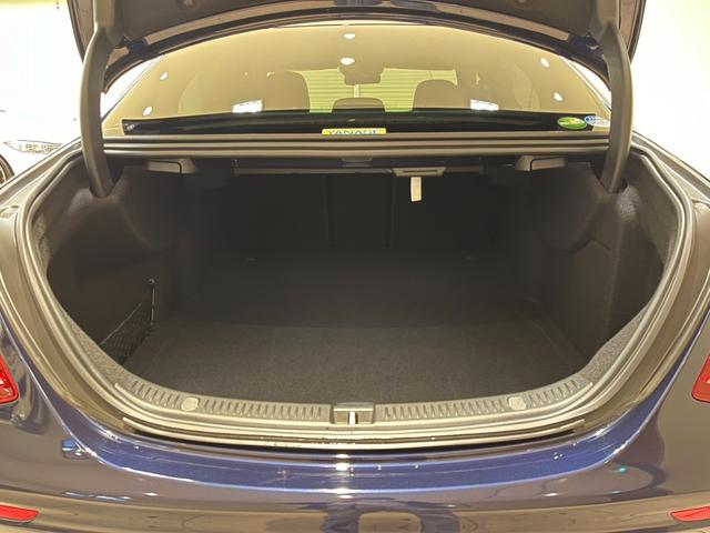 Ｅ２５０　アバンギャルド　スポーツ　ハーフレザーシート　３６０°カメラ　ヘッドアップディスプレイ　パワーバックドア　ＡＣＣ　パワーシート　ブラインドスポットモニター　ＬＥＤヘッドライト　純正ナビ　フルセグ(61枚目)