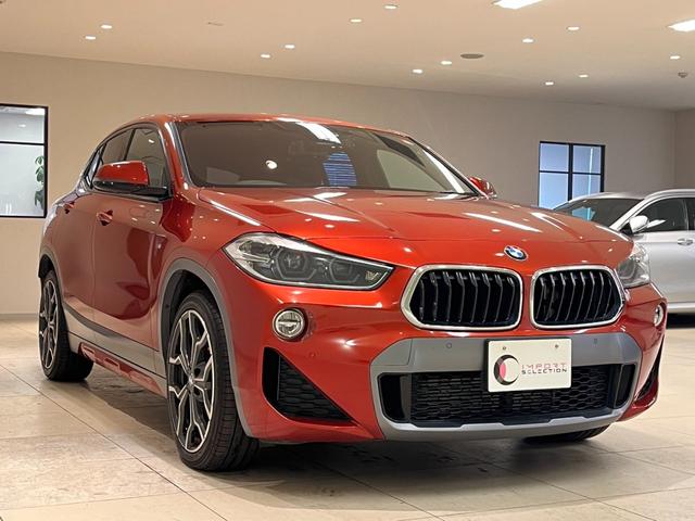 Ｘ２ ｘＤｒｉｖｅ　１８ｄ　ＭスポーツＸ　シートヒーター　電動トランク　電動シート　アンビエントライト　コンフォートアクセス　バックカメラ　レーンディパーチャーワーニング　純正ナビゲーション　コーナーセンサー　アルカンターラ　ＥＴＣ２．０（6枚目）