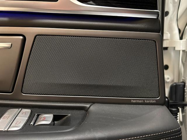 ７４０ｉ　Ｍスポーツ　サンル－フ　黒革シ－ト　Ｈａｒｍａｎ／Ｋａｒｄｏｎ　ＨＵＤ／ヘッドアップディスプレイ　ベンチレ－ションシ－ト　２０インチＡＷ　ＡＣＣ　３６０°カメラ　電動リアゲ－ト　純正ナビ　フルセグ(17枚目)