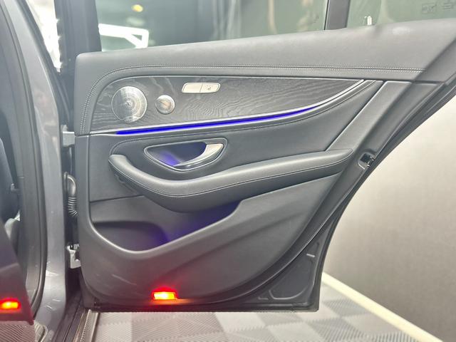 Ｅクラス Ｅ２００　アバンギャルド　スポーツ　パノラミックスライディングルーフ　レーダーセーフティパッケージ　ナッパレザー　純正ナビ　３６０°カメラ　ブルメスターサウンド　オートトランク　ドライブレコーダー　ＬＥＤ　ＥＴＣ　シートヒーター（19枚目）