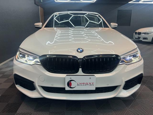 ５シリーズ ５３０ｉ　Ｍスポーツ　アクティブクルーズ　黒レザーシート　純正ナビ　フルセグＴＶ　トップビュー＋サイドビューカメラ　ヘッドアップディスプレイ　オートマチックトランク　ＥＴＣ　シートヒーター　ＬＥＤヘッドライト（5枚目）