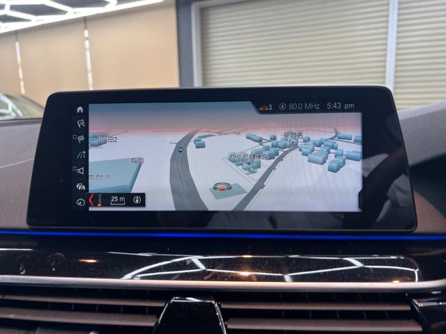 ５シリーズ ５３０ｉ　エディション　ミッション：インポッシブル　アクティブクルーズ　黒レザーシート　純正ナビ　フルセグＴＶ　トップビュー＋サイドビューカメラ　ヘッドアップディスプレイ　ｈａｒｍａｎ／ｋａｒｄｏｎ　ドラレコ　シートヒーター　パワートランク　ＬＥＤ（15枚目）