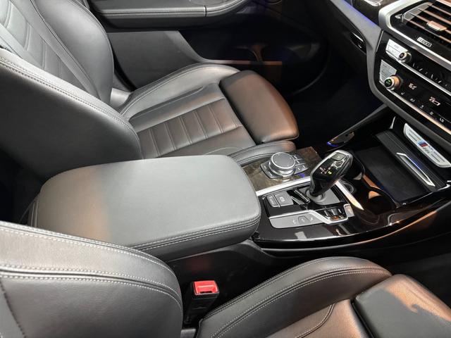 Ｘ３ Ｍ４０ｄ　パノラマガラスサンルーフ　黒レザーシート　アクティブクルーズコントロール　３６０°カメラ　純正ナビ　ドラレコ　オートマチックテールゲート　パワーシート　フルセグＴＶ　アンビエントライト（32枚目）