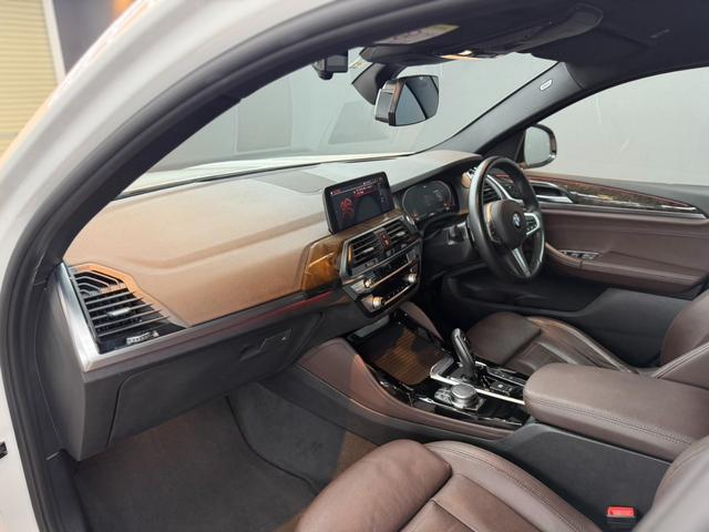 Ｘ４ ｘＤｒｉｖｅ　２０ｄ　Ｍスポーツ　モカブラウンレザー　アクティブクルーズ　純正ナビ　フルセグＴＶ　ヘッドアップディスプレイ　トップビュー＋サイドビューモニター　パワーテールゲート　シートベンチレーター　ＬＥＤ　ＥＴＣ　ドラレコ（12枚目）