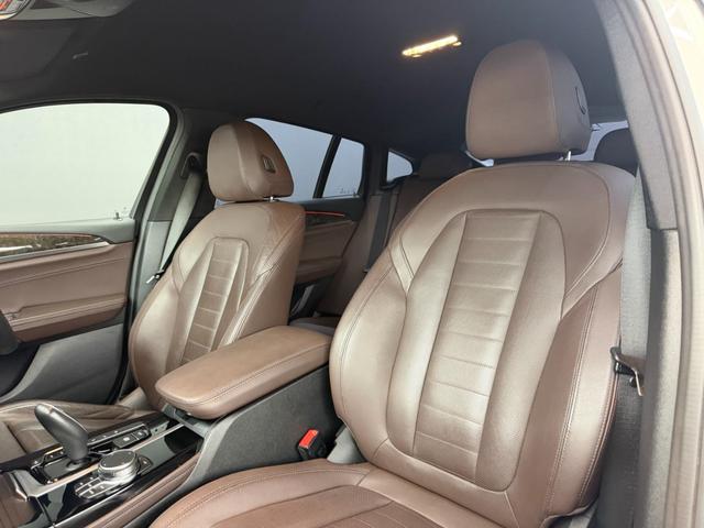 Ｘ４ ｘＤｒｉｖｅ　２０ｄ　Ｍスポーツ　モカブラウンレザー　アクティブクルーズ　純正ナビ　フルセグＴＶ　ヘッドアップディスプレイ　トップビュー＋サイドビューモニター　パワーテールゲート　シートベンチレーター　ＬＥＤ　ＥＴＣ　ドラレコ（13枚目）