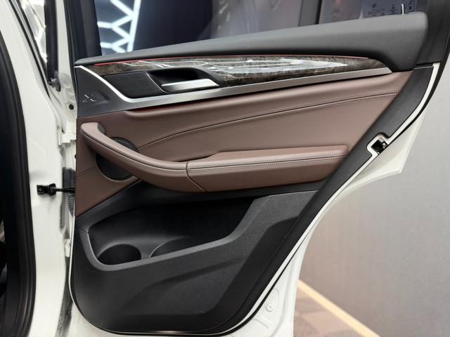 Ｘ４ ｘＤｒｉｖｅ　２０ｄ　Ｍスポーツ　モカブラウンレザー　アクティブクルーズ　純正ナビ　フルセグＴＶ　ヘッドアップディスプレイ　トップビュー＋サイドビューモニター　パワーテールゲート　シートベンチレーター　ＬＥＤ　ＥＴＣ　ドラレコ（18枚目）