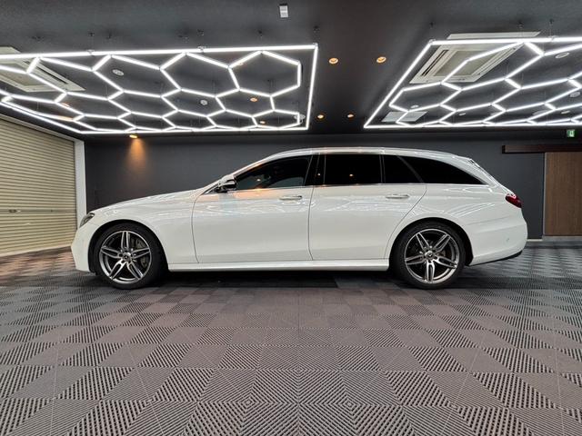 Ｅクラスステーションワゴン Ｅ２５０　ステーションワゴン　アバンギャルドスポーツ　レーダーセーフティ　純正ナビ　フルセグ　３６０°カメラ　ヘッドアップディスプレイ　パワーテールゲート　ＬＥＤ　純正ドライブレコーダー　アンビエントライト　ＥＴＣ　ハーフレザー　シートヒーター（10枚目）