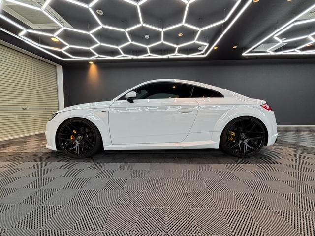 TTクーペ 1.8TFSI 1stエディション アダプティブクルーズコントロール 前後ドライブレコーダー 純正ナビ バックガイドモニター RSスタイルグリル ジャンボブレーキキャリパー LEDヘッドライト 社外20AW ジャンボブレーキキャリパー(10枚目)