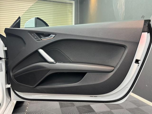 TTクーペ 1.8TFSI 1stエディション アダプティブクルーズコントロール 前後ドライブレコーダー 純正ナビ バックガイドモニター RSスタイルグリル ジャンボブレーキキャリパー LEDヘッドライト 社外20AW ジャンボブレーキキャリパー(15枚目)