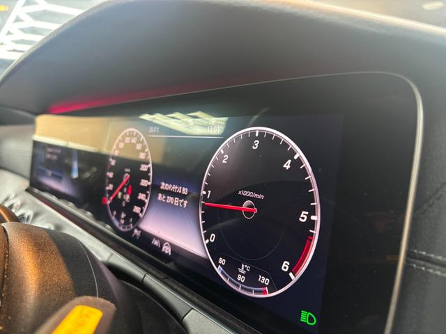 CLSクラス CLS220d スポーツ エクスクルーシブパッケージ パノラミックスライディングルーフ 黒レザーシート レーダーセーフティ 純正ナビ ブルメスター 360°カメラ ヘッドアップディスプレイ パワートランク ドラレコ ETC パフューム ベンチレーター(34枚目)