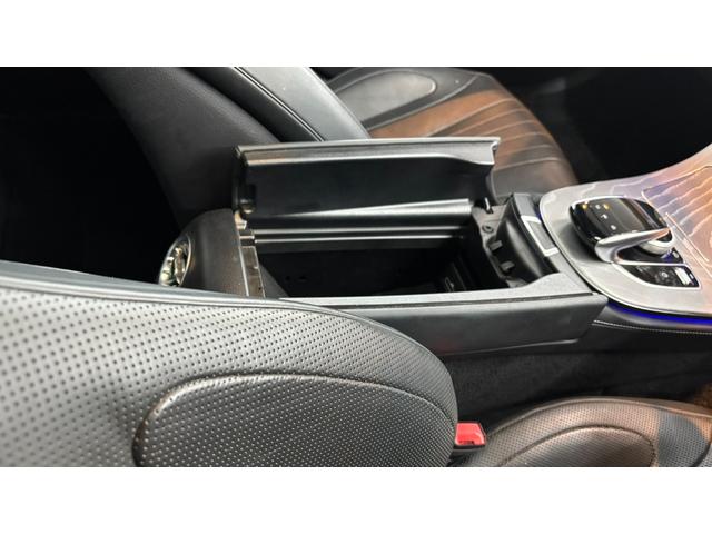 CLSクラス CLS220d スポーツ エクスクルーシブパッケージ パノラミックスライディングルーフ 黒レザー レーダーセーフティ 純正ナビ ブルメスター 360°カメラ ヘッドアップディスプレイ パワートランク ETC パフュームアトマイザー シートベンチレーター(39枚目)
