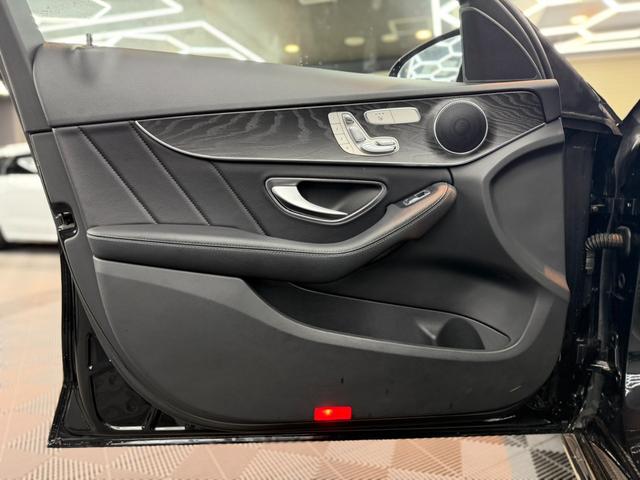 Cクラスステーションワゴン C220d ワゴンアバンギャルド AMGライン レーダーセーフティパッケージ 黒レザーシート 純正ナビ フルセグ バックモニター アンビエントライト LEDヘッドライト シートヒーター ETC パワーテールゲート ドライブレコーダー(11枚目)