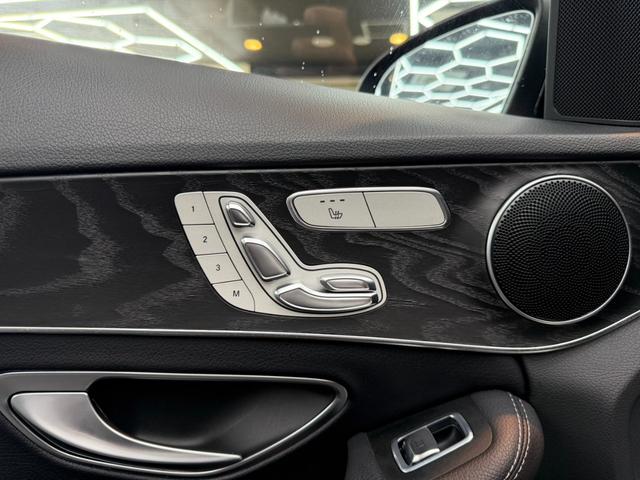 Cクラスステーションワゴン C220d ワゴンアバンギャルド AMGライン レーダーセーフティパッケージ 黒レザーシート 純正ナビ フルセグ バックモニター アンビエントライト LEDヘッドライト シートヒーター ETC パワーテールゲート ドライブレコーダー(12枚目)