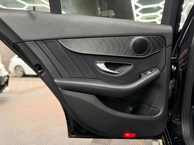 Cクラスステーションワゴン C220d ワゴンアバンギャルド AMGライン レーダーセーフティパッケージ 黒レザーシート 純正ナビ フルセグ バックモニター アンビエントライト LEDヘッドライト シートヒーター ETC パワーテールゲート ドライブレコーダー(15枚目)