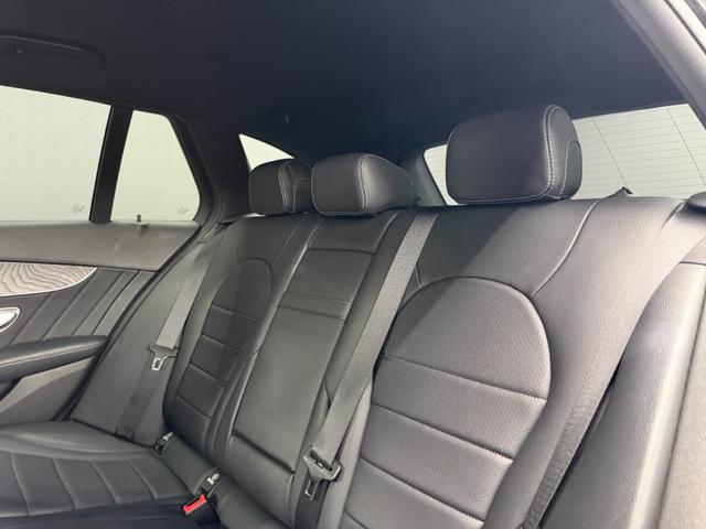 Cクラスステーションワゴン C220d ワゴンアバンギャルド AMGライン レーダーセーフティパッケージ 黒レザーシート 純正ナビ フルセグ バックモニター アンビエントライト LEDヘッドライト シートヒーター ETC パワーテールゲート ドライブレコーダー(17枚目)