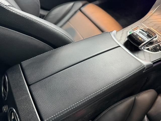 Cクラスステーションワゴン C220d ワゴンアバンギャルド AMGライン レーダーセーフティパッケージ 黒レザーシート 純正ナビ フルセグ バックモニター アンビエントライト LEDヘッドライト シートヒーター ETC パワーテールゲート ドライブレコーダー(34枚目)