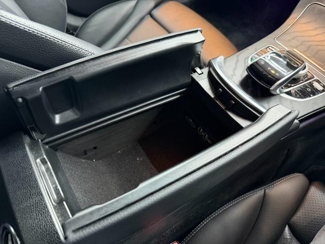 Cクラスステーションワゴン C220d ワゴンアバンギャルド AMGライン レーダーセーフティパッケージ 黒レザーシート 純正ナビ フルセグ バックモニター アンビエントライト LEDヘッドライト シートヒーター ETC パワーテールゲート ドライブレコーダー(35枚目)