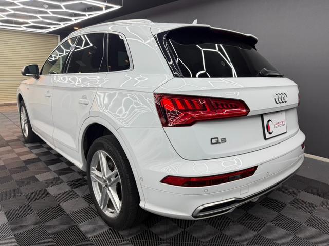 Ｑ５ ４５ＴＦＳＩクワトロ　スポーツ　Ｓラインパッケージ　アシスタンスパッケージ　アダプティブクルーズコントロール　サラウンドビュー　パークアシスト　バーチャルコックピット　パワーシート　前後シートヒーター　パワーバックドア　ドラレコ（9枚目）