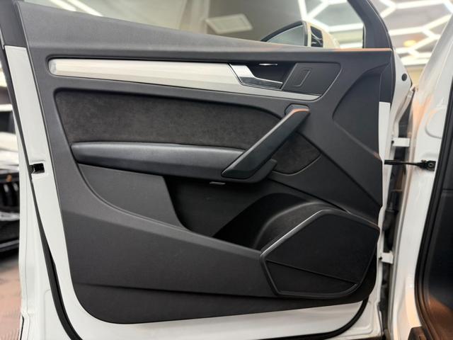 Ｑ５ ４５ＴＦＳＩクワトロ　スポーツ　Ｓラインパッケージ　アシスタンスパッケージ　アダプティブクルーズコントロール　サラウンドビュー　パークアシスト　バーチャルコックピット　パワーシート　前後シートヒーター　パワーバックドア　ドラレコ（11枚目）