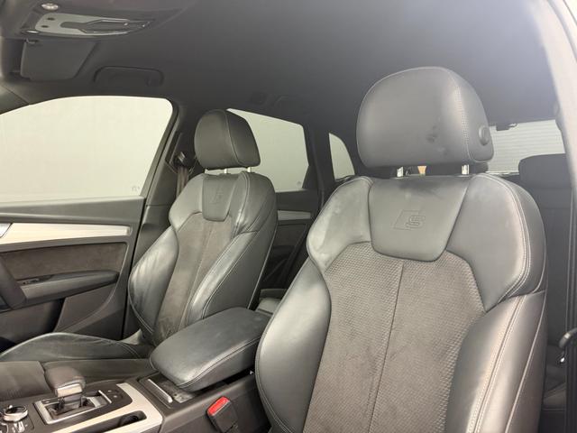 Ｑ５ ４５ＴＦＳＩクワトロ　スポーツ　Ｓラインパッケージ　アシスタンスパッケージ　アダプティブクルーズコントロール　サラウンドビュー　パークアシスト　バーチャルコックピット　パワーシート　前後シートヒーター　パワーバックドア　ドラレコ（12枚目）