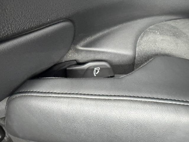 Ｑ５ ４５ＴＦＳＩクワトロ　スポーツ　Ｓラインパッケージ　アシスタンスパッケージ　アダプティブクルーズコントロール　サラウンドビュー　パークアシスト　バーチャルコックピット　パワーシート　前後シートヒーター　パワーバックドア　ドラレコ（17枚目）