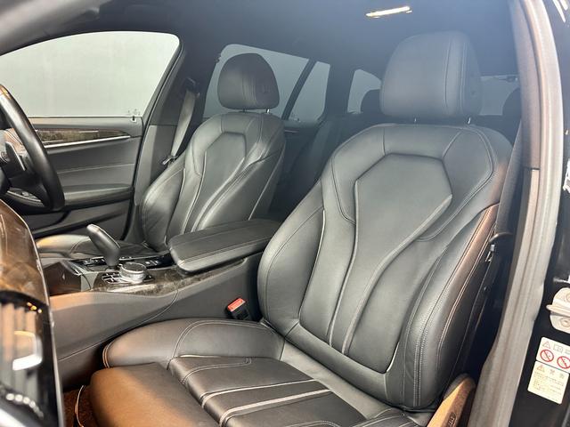 ５シリーズ ５２３ｄツーリング　Ｍスポーツ　イノベーションパッケージ　ハイラインパッケージ　アクティブクルーズコントロール　レザーシート　純正ナビ　フルセグＴＶ　トップビュー＋サイドビューモニター　パワーテールゲート　１９インチＡＷ　禁煙車（13枚目）