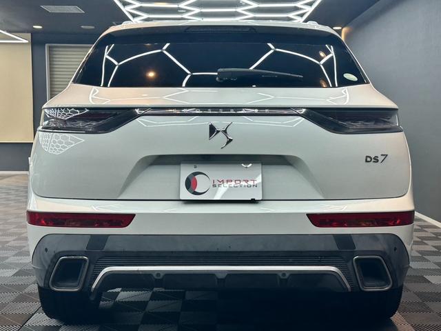 ＤＳ７クロスバック グランシック　ブルーＨＤｉ　アダプティブクルーズコントロール　レーンキープ　ＢＳＭ　純正ナビ　バックカメラ　リヴォリ内装黒レザー　Ｂ．Ｒ．Ｍ製アナログ時計　カープレイ　ＬＥＤ　純正２０ＡＷ　シートヒーター　パワーテールゲート（6枚目）