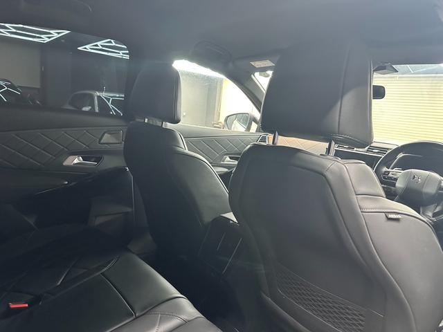 ＤＳ７クロスバック グランシック　ブルーＨＤｉ　アダプティブクルーズコントロール　レーンキープ　ＢＳＭ　純正ナビ　バックカメラ　リヴォリ内装黒レザー　Ｂ．Ｒ．Ｍ製アナログ時計　カープレイ　ＬＥＤ　純正２０ＡＷ　シートヒーター　パワーテールゲート（15枚目）