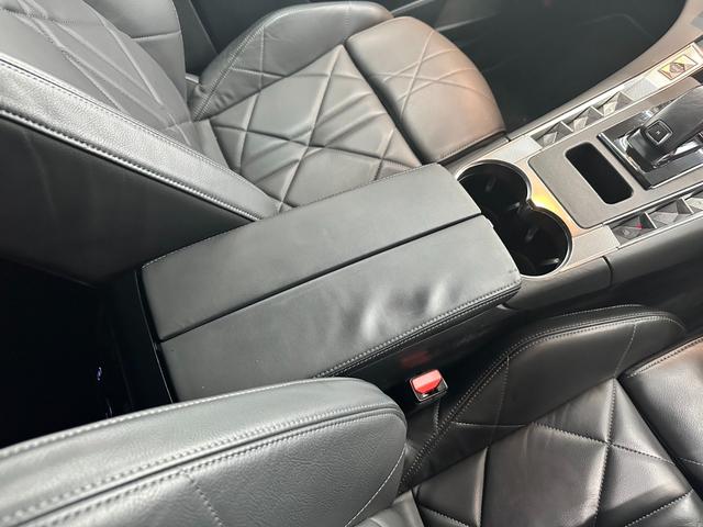 ＤＳ７クロスバック グランシック　ブルーＨＤｉ　アダプティブクルーズコントロール　レーンキープ　ＢＳＭ　純正ナビ　バックカメラ　リヴォリ内装黒レザー　Ｂ．Ｒ．Ｍ製アナログ時計　カープレイ　ＬＥＤ　純正２０ＡＷ　シートヒーター　パワーテールゲート（31枚目）