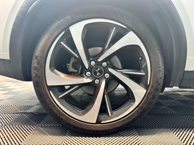 ＤＳ７クロスバック グランシック　ブルーＨＤｉ　アダプティブクルーズコントロール　レーンキープ　ＢＳＭ　純正ナビ　バックカメラ　リヴォリ内装黒レザー　Ｂ．Ｒ．Ｍ製アナログ時計　カープレイ　ＬＥＤ　純正２０ＡＷ　シートヒーター　パワーテールゲート（50枚目）