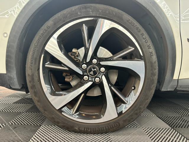 ＤＳ７クロスバック グランシック　ブルーＨＤｉ　アダプティブクルーズコントロール　レーンキープ　ＢＳＭ　純正ナビ　バックカメラ　リヴォリ内装黒レザー　Ｂ．Ｒ．Ｍ製アナログ時計　カープレイ　ＬＥＤ　純正２０ＡＷ　シートヒーター　パワーテールゲート（52枚目）