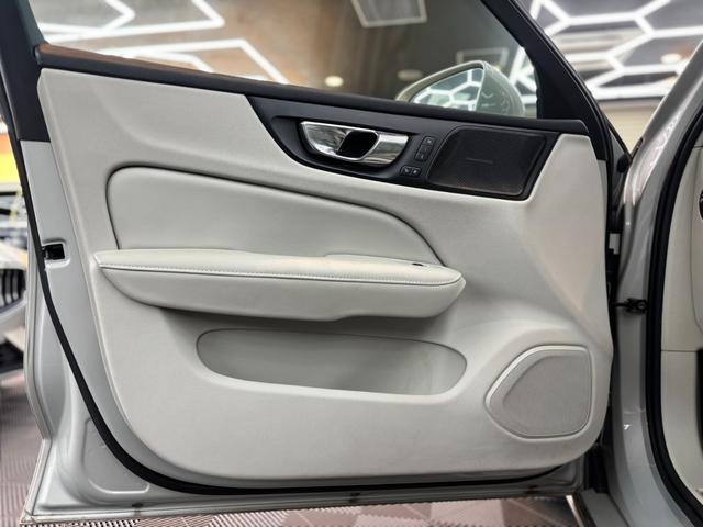 上質でお買い求めやすい輸入中古車をご案内しております。お客様のお好みに合った弊社在庫よりお選びくださいませ。