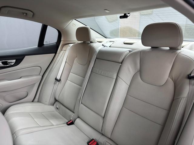 皆様のご来店をスタッフ一同、心よりお待ちしております。