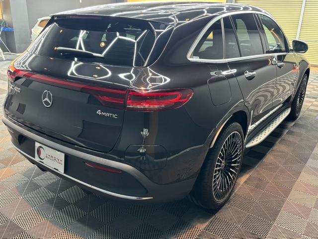 ＥＱＣ ＥＱＣ４００　４マチック　ＡＭＧライン　レザーエクスクルーシブＰＫＧ　パノラミックスライディングルーフ　レーダーセーフティ　純正ナビ　ＨＵＤ　３６０°カメラ　ＥＴＣ　ＬＥＤ　パフュームアトマイザー　ブルメスター　ベンチレーター　パワーゲート（5枚目）