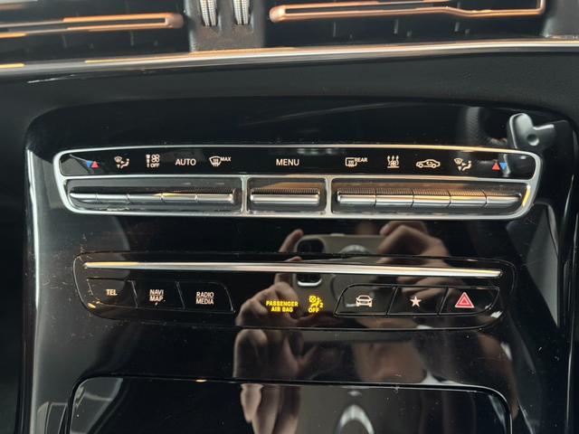 ＥＱＣ ＥＱＣ４００　４マチック　ＡＭＧライン　レザーエクスクルーシブＰＫＧ　パノラミックスライディングルーフ　レーダーセーフティ　純正ナビ　ＨＵＤ　３６０°カメラ　ＥＴＣ　ＬＥＤ　パフュームアトマイザー　ブルメスター　ベンチレーター　パワーゲート（41枚目）