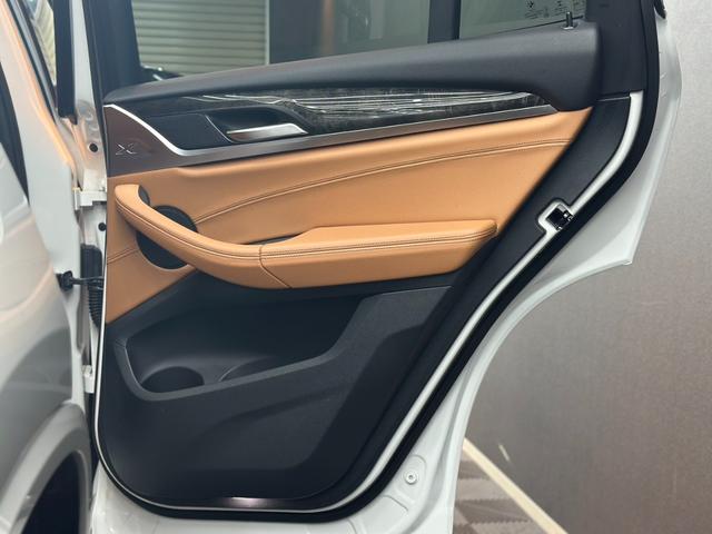 Ｘ３ ｘＤｒｉｖｅ　２０ｄ　Ｍスポーツハイラインパッケージ　ワンオーナー　茶革シート　アクティブクルーズコントロール　ヘッドアップディスプレイ　純正ナビ　フルセグＴＶ　全方位カメラ　パワーバックドア　純正前後ドラレコ　ＬＥＤヘッドライト　ＥＴＣ（17枚目）