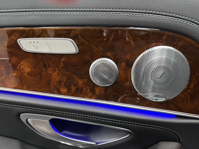 Eクラス E400 4マチック エクスクルーシブ パノラミックスライディングルーフ 黒革シート アクティブクルーズコントロール 純正ナビ フルセグTV ブルメスター パワーテールゲート 前後ドラレコ 360°ビューカメラ アンビエントライト(16枚目)