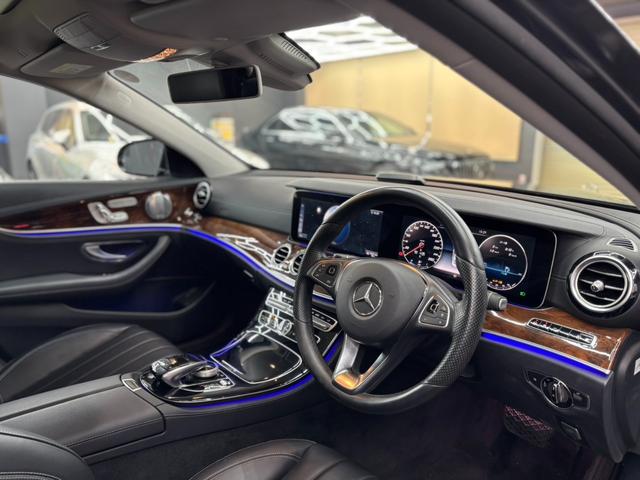 Eクラス E400 4マチック エクスクルーシブ パノラミックスライディングルーフ 黒革シート アクティブクルーズコントロール 純正ナビ フルセグTV ブルメスター パワーテールゲート 前後ドラレコ 360°ビューカメラ アンビエントライト(25枚目)