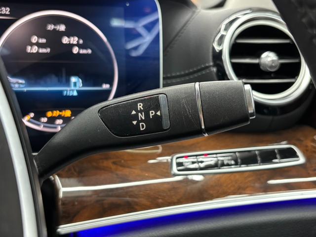 Eクラス E400 4マチック エクスクルーシブ パノラミックスライディングルーフ 黒革シート アクティブクルーズコントロール 純正ナビ フルセグTV ブルメスター パワーテールゲート 前後ドラレコ 360°ビューカメラ アンビエントライト(32枚目)