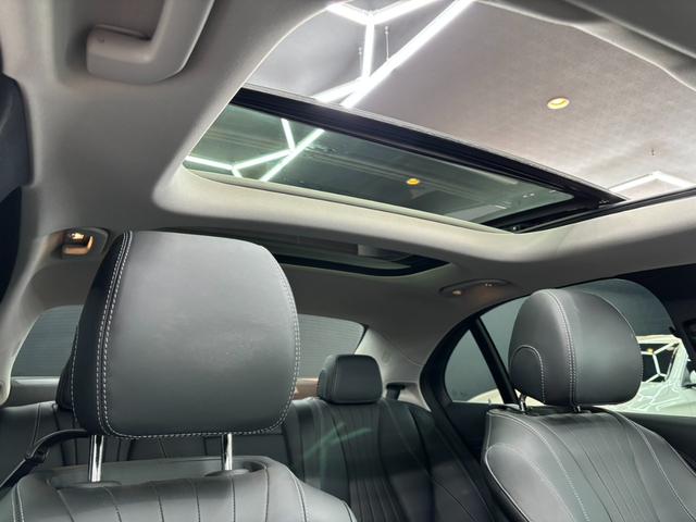 Eクラス E400 4マチック エクスクルーシブ パノラミックスライディングルーフ 黒革シート アクティブクルーズコントロール 純正ナビ フルセグTV ブルメスター パワーテールゲート 前後ドラレコ 360°ビューカメラ アンビエントライト(38枚目)