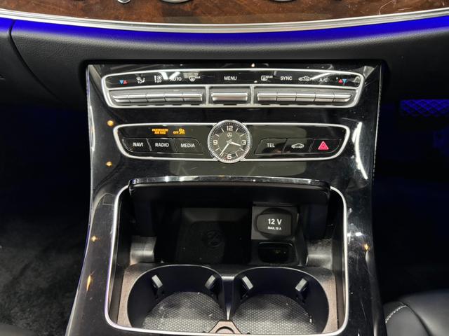 Eクラス E400 4マチック エクスクルーシブ パノラミックスライディングルーフ 黒革シート アクティブクルーズコントロール 純正ナビ フルセグTV ブルメスター パワーテールゲート 前後ドラレコ 360°ビューカメラ アンビエントライト(42枚目)