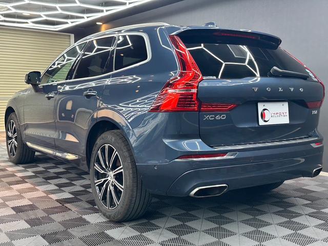 ＸＣ６０ Ｔ５　ＡＷＤ　インスクリプション　ヘッドアップディスプレイ　アダプティブクルーズコントロール　リアシートヒーター　純正ナビ　フルセグＴＶ　３６０°ビューカメラ　バーチャルコックピット　ブラインドスポット　パワーバックドア　ＥＴＣ（9枚目）