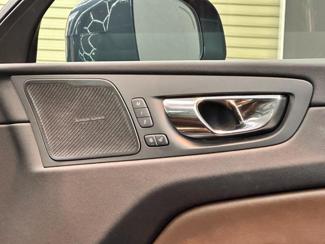 ＸＣ６０ Ｔ５　ＡＷＤ　インスクリプション　ヘッドアップディスプレイ　アダプティブクルーズコントロール　リアシートヒーター　純正ナビ　フルセグＴＶ　３６０°ビューカメラ　バーチャルコックピット　ブラインドスポット　パワーバックドア　ＥＴＣ（22枚目）