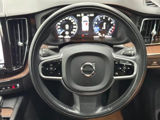 ＸＣ６０ Ｔ５　ＡＷＤ　インスクリプション　ヘッドアップディスプレイ　アダプティブクルーズコントロール　リアシートヒーター　純正ナビ　フルセグＴＶ　３６０°ビューカメラ　バーチャルコックピット　ブラインドスポット　パワーバックドア　ＥＴＣ（26枚目）