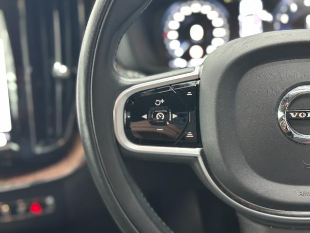 ＸＣ６０ Ｔ５　ＡＷＤ　インスクリプション　ヘッドアップディスプレイ　アダプティブクルーズコントロール　リアシートヒーター　純正ナビ　フルセグＴＶ　３６０°ビューカメラ　バーチャルコックピット　ブラインドスポット　パワーバックドア　ＥＴＣ（27枚目）