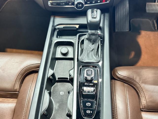 ＸＣ６０ Ｔ５　ＡＷＤ　インスクリプション　ヘッドアップディスプレイ　アダプティブクルーズコントロール　リアシートヒーター　純正ナビ　フルセグＴＶ　３６０°ビューカメラ　バーチャルコックピット　ブラインドスポット　パワーバックドア　ＥＴＣ（38枚目）