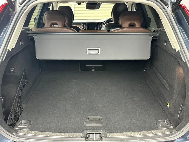 ＸＣ６０ Ｔ５　ＡＷＤ　インスクリプション　ヘッドアップディスプレイ　アダプティブクルーズコントロール　リアシートヒーター　純正ナビ　フルセグＴＶ　３６０°ビューカメラ　バーチャルコックピット　ブラインドスポット　パワーバックドア　ＥＴＣ（49枚目）