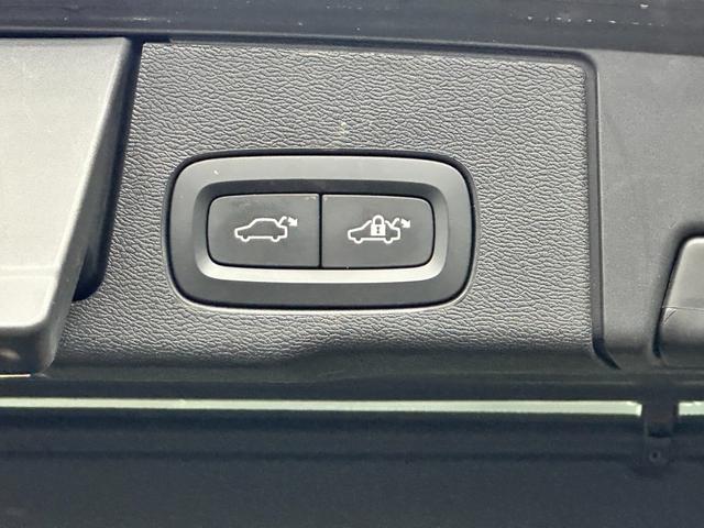 ＸＣ６０ Ｔ５　ＡＷＤ　インスクリプション　ヘッドアップディスプレイ　アダプティブクルーズコントロール　リアシートヒーター　純正ナビ　フルセグＴＶ　３６０°ビューカメラ　バーチャルコックピット　ブラインドスポット　パワーバックドア　ＥＴＣ（50枚目）