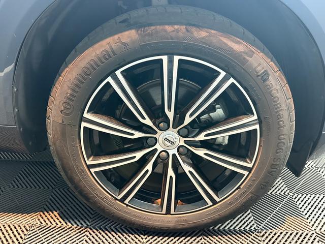 ＸＣ６０ Ｔ５　ＡＷＤ　インスクリプション　ヘッドアップディスプレイ　アダプティブクルーズコントロール　リアシートヒーター　純正ナビ　フルセグＴＶ　３６０°ビューカメラ　バーチャルコックピット　ブラインドスポット　パワーバックドア　ＥＴＣ（55枚目）